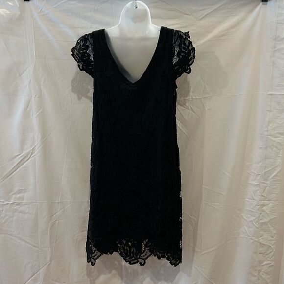 V Christina black lace lined dress. Size medium. - Picture 4 of 8